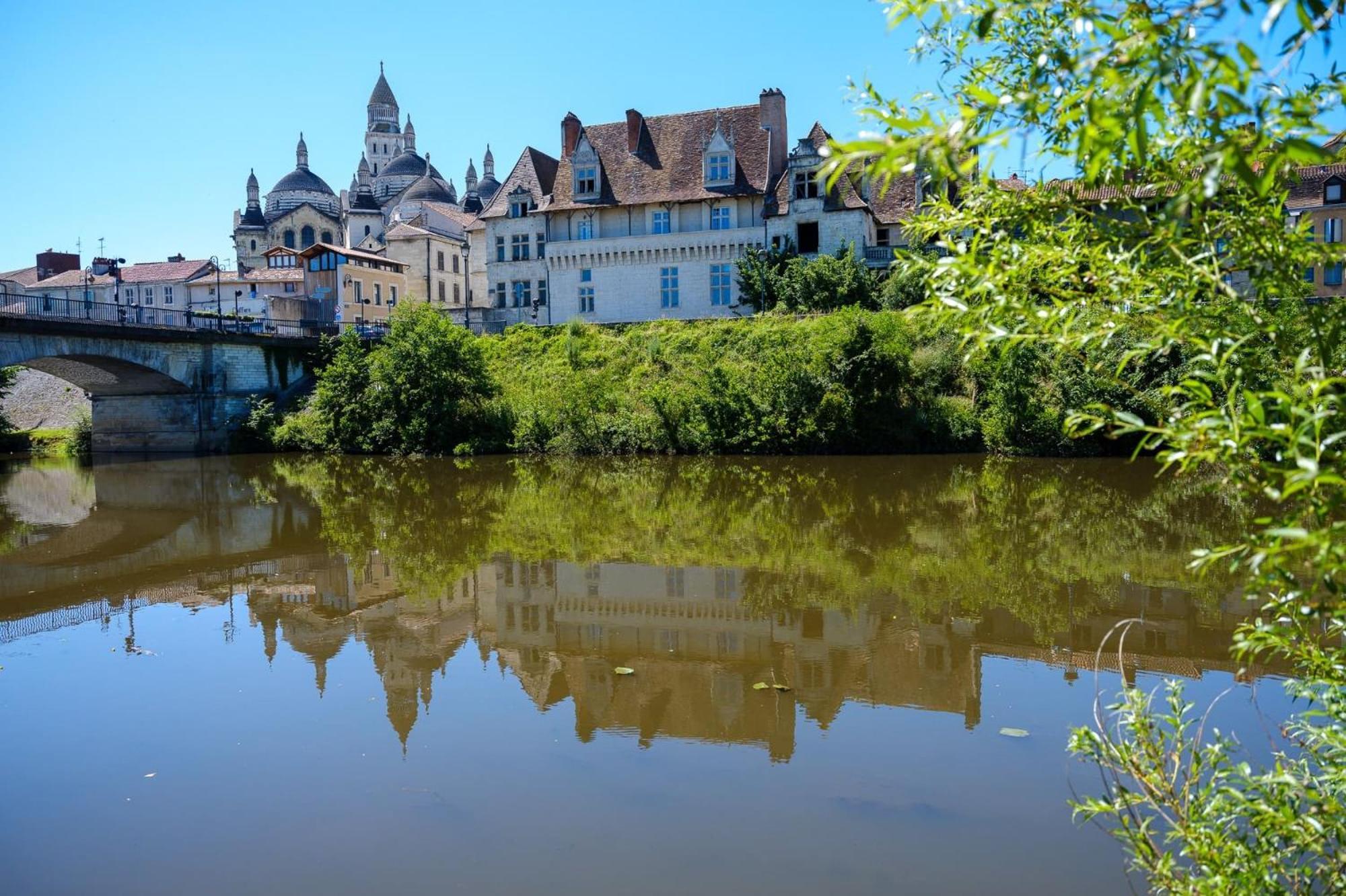 Le Maleville - Appartements De Standing Périgueux Esterno foto